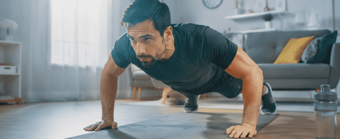 Treino em Casa Funciona? Como Definir o Corpo Sem Usar Aparelhos